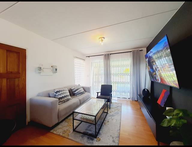 3 BEDROOM APARTMENT RENTED IN HALFWAY GARDENS